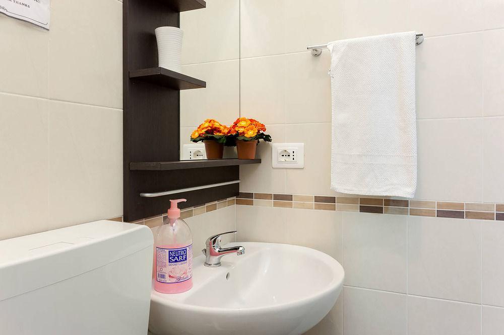 Luna Home Рим Екстериор снимка