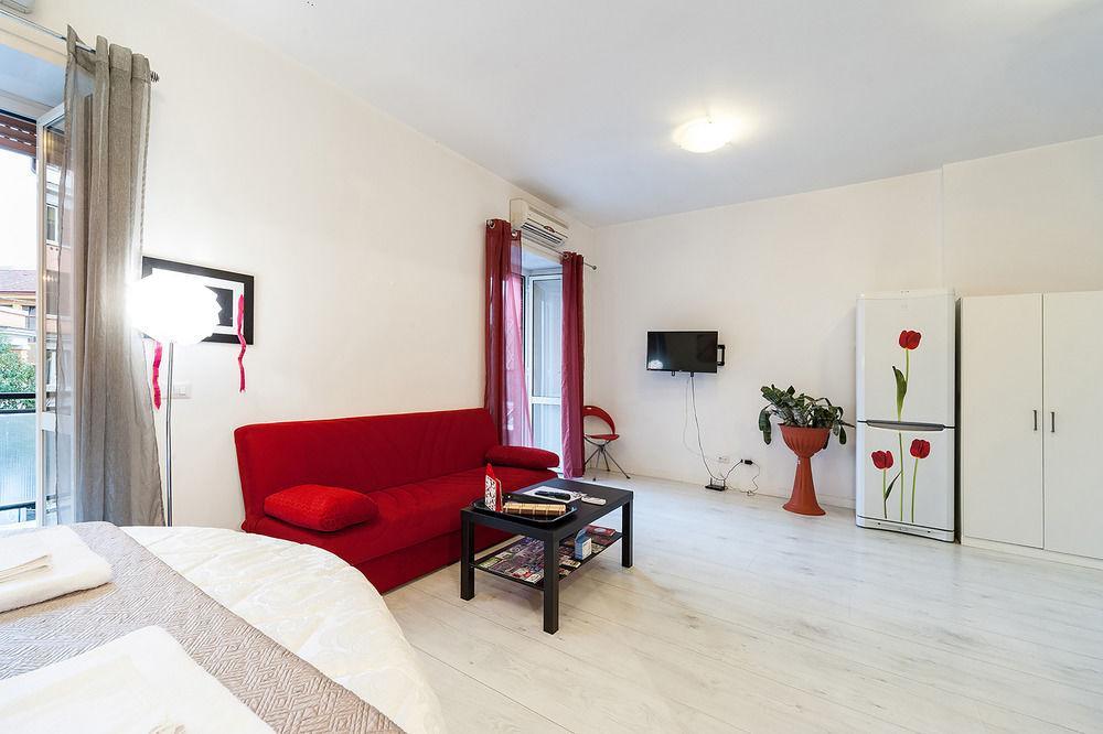 Luna Home Рим Екстериор снимка
